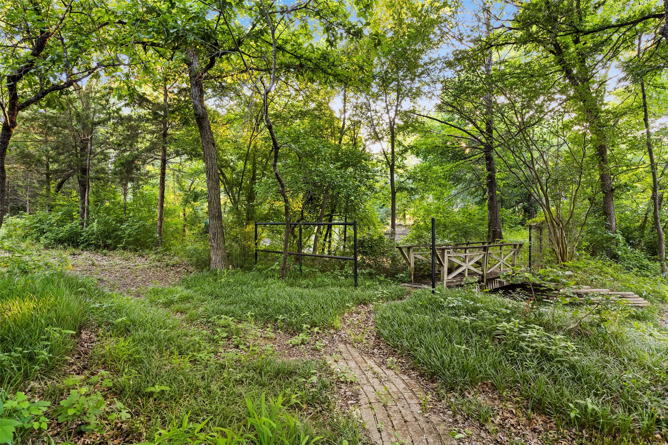 1044 E Woodridge Road Waxahachie TX 75165
