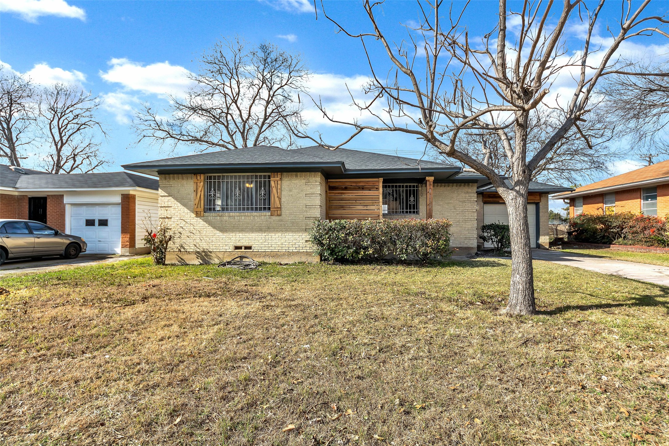 2123 Hillburn Drive Dallas TX 75227