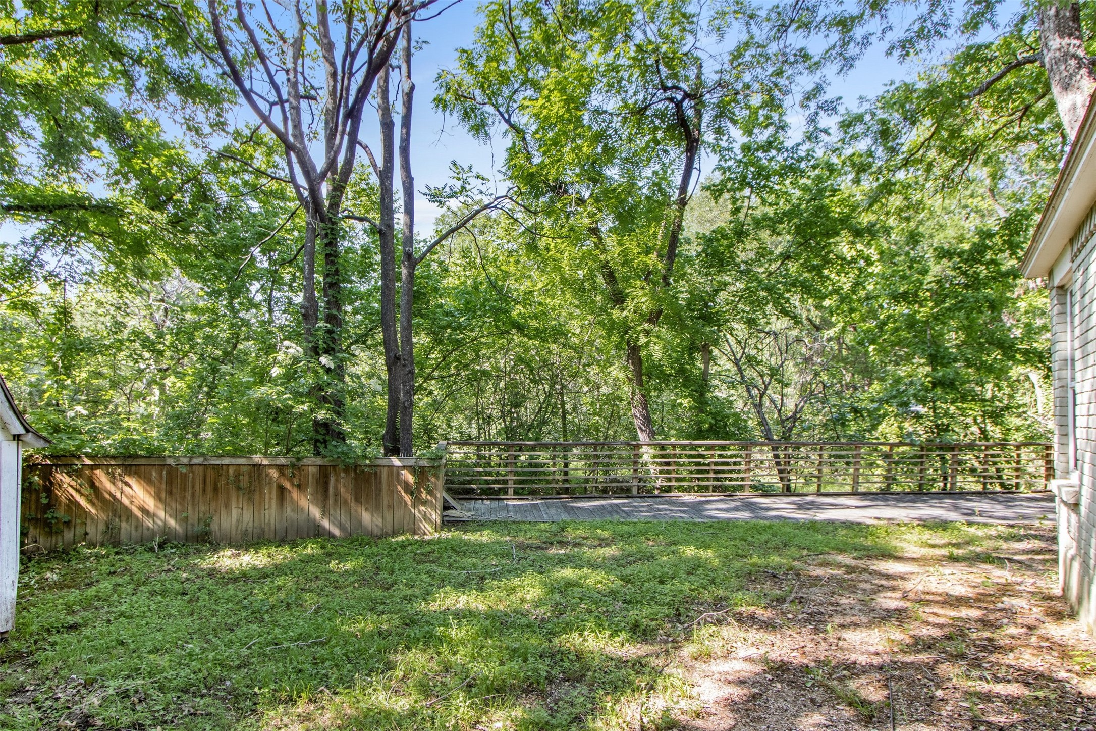 2021 Elmwood Boulevard Dallas TX 75224