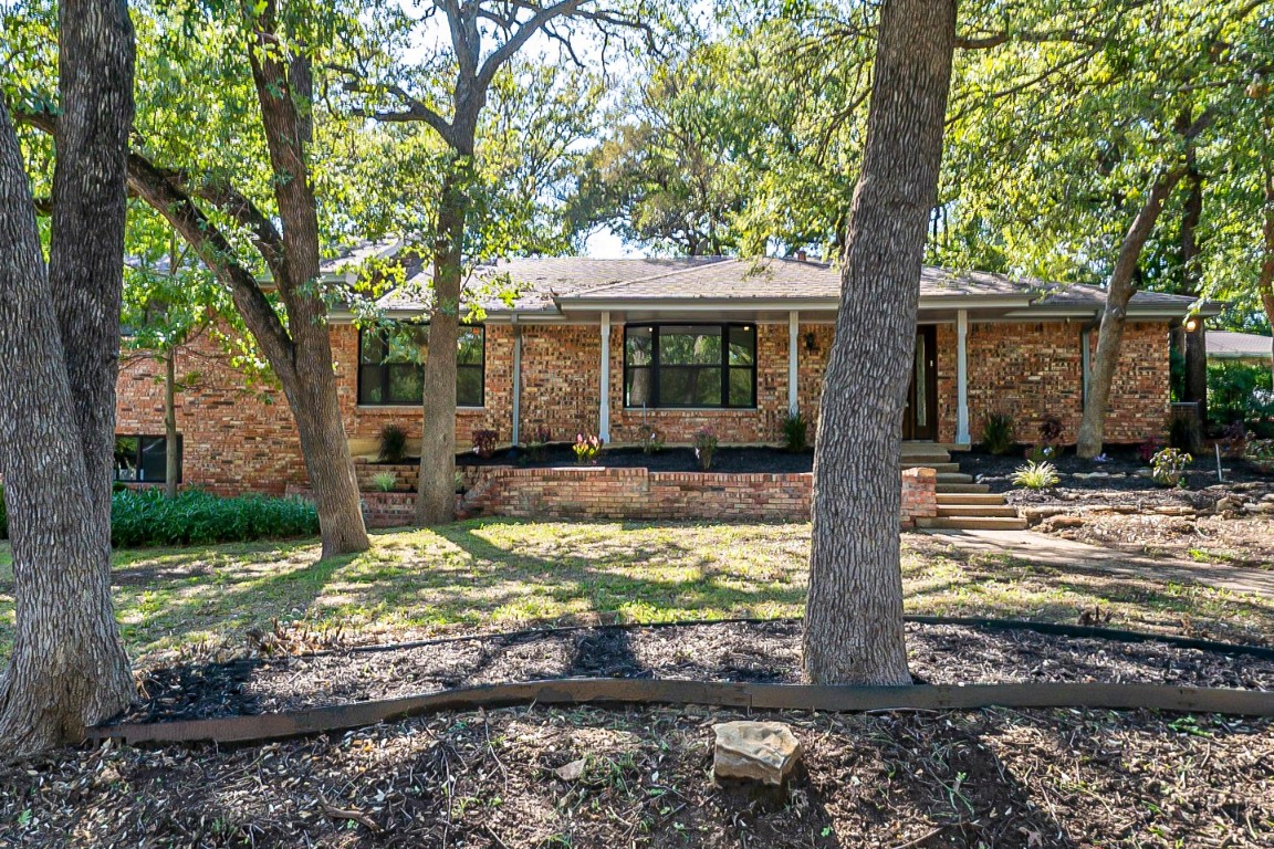 1208 Pebble Creek Drive Euless TX 76040
