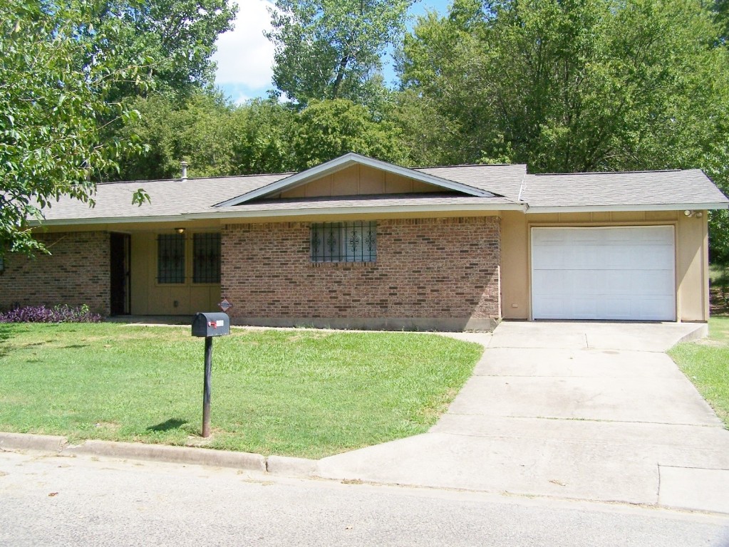 1330 Mccall Street Sherman TX 75090