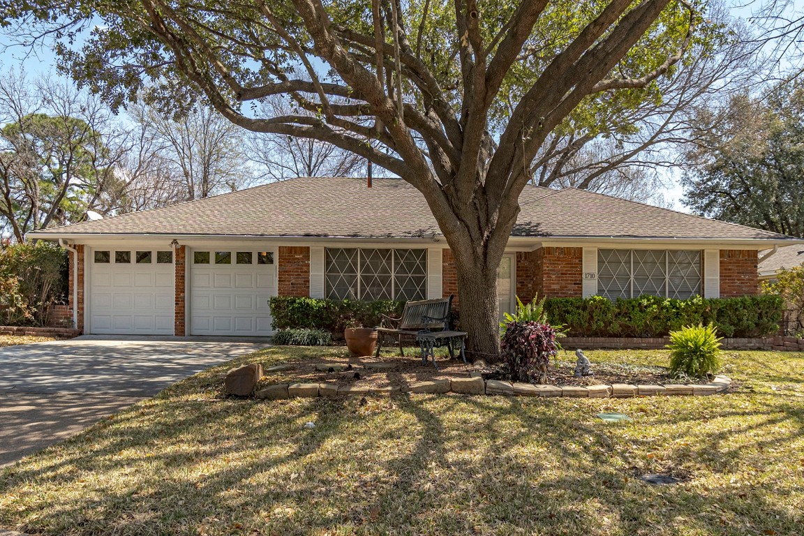 1710 Surrey Circle Grand Prairie TX 75050