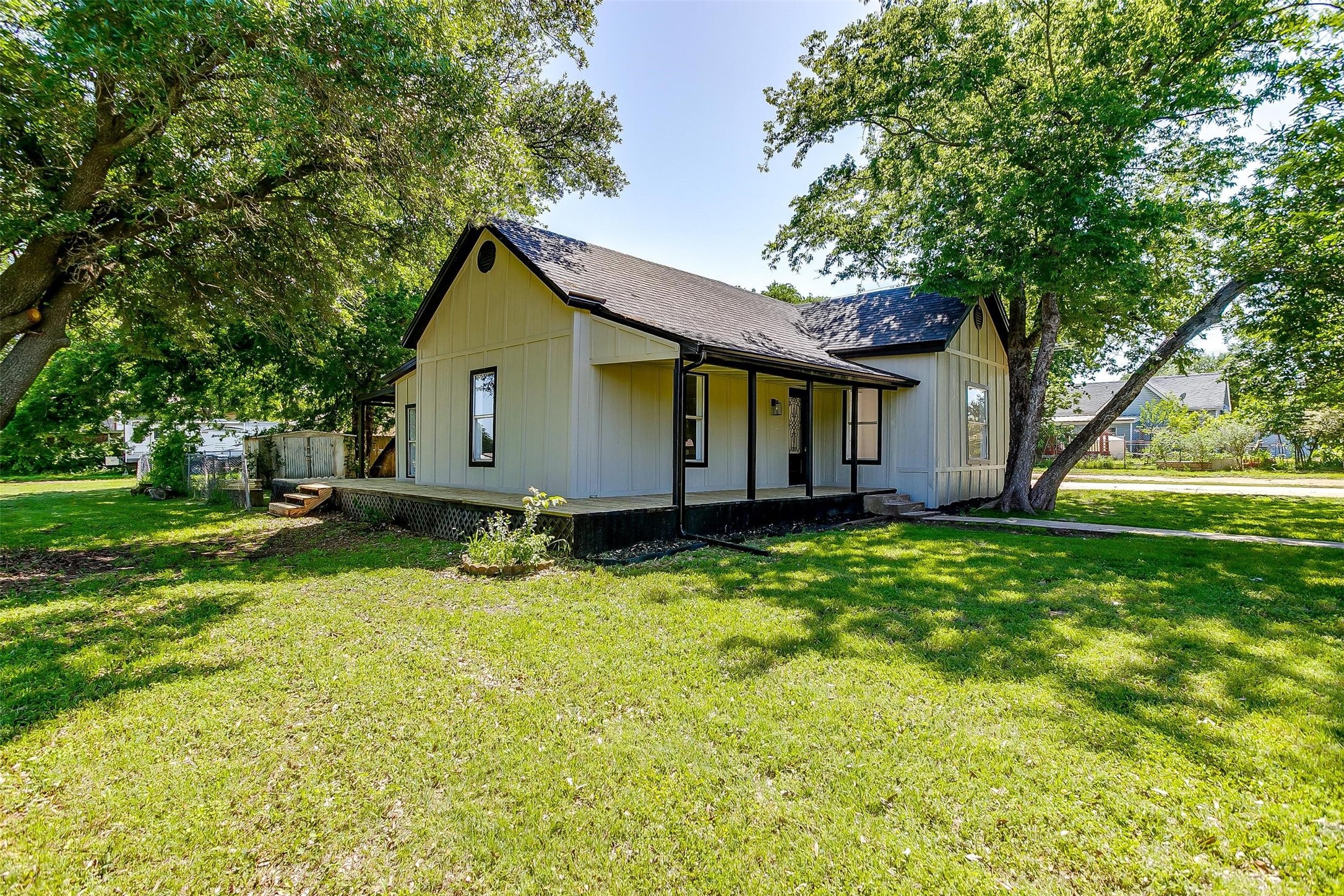 304 E Roosevelt Avenue Whitney TX 76692