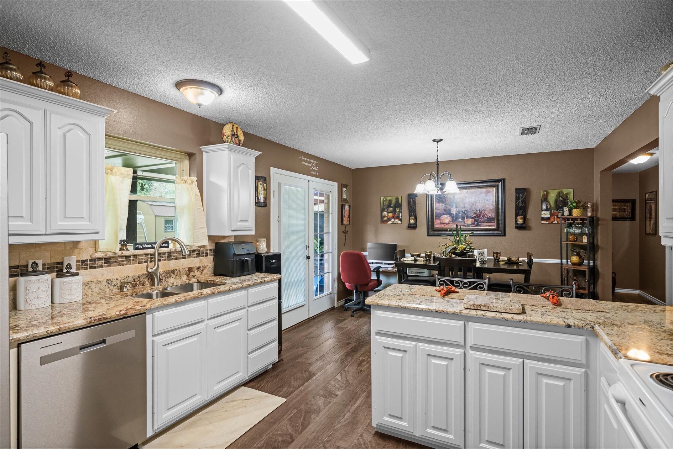 111 Dogwood Place Van TX 75790