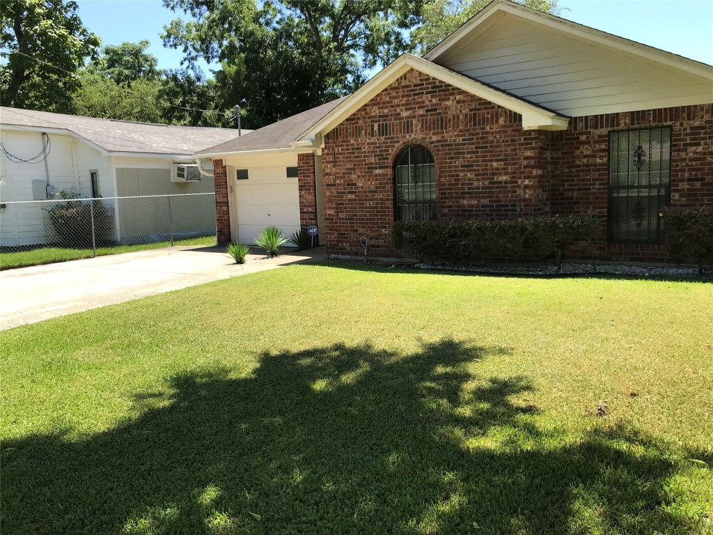 2512 Stephenson Drive Dallas TX 75215