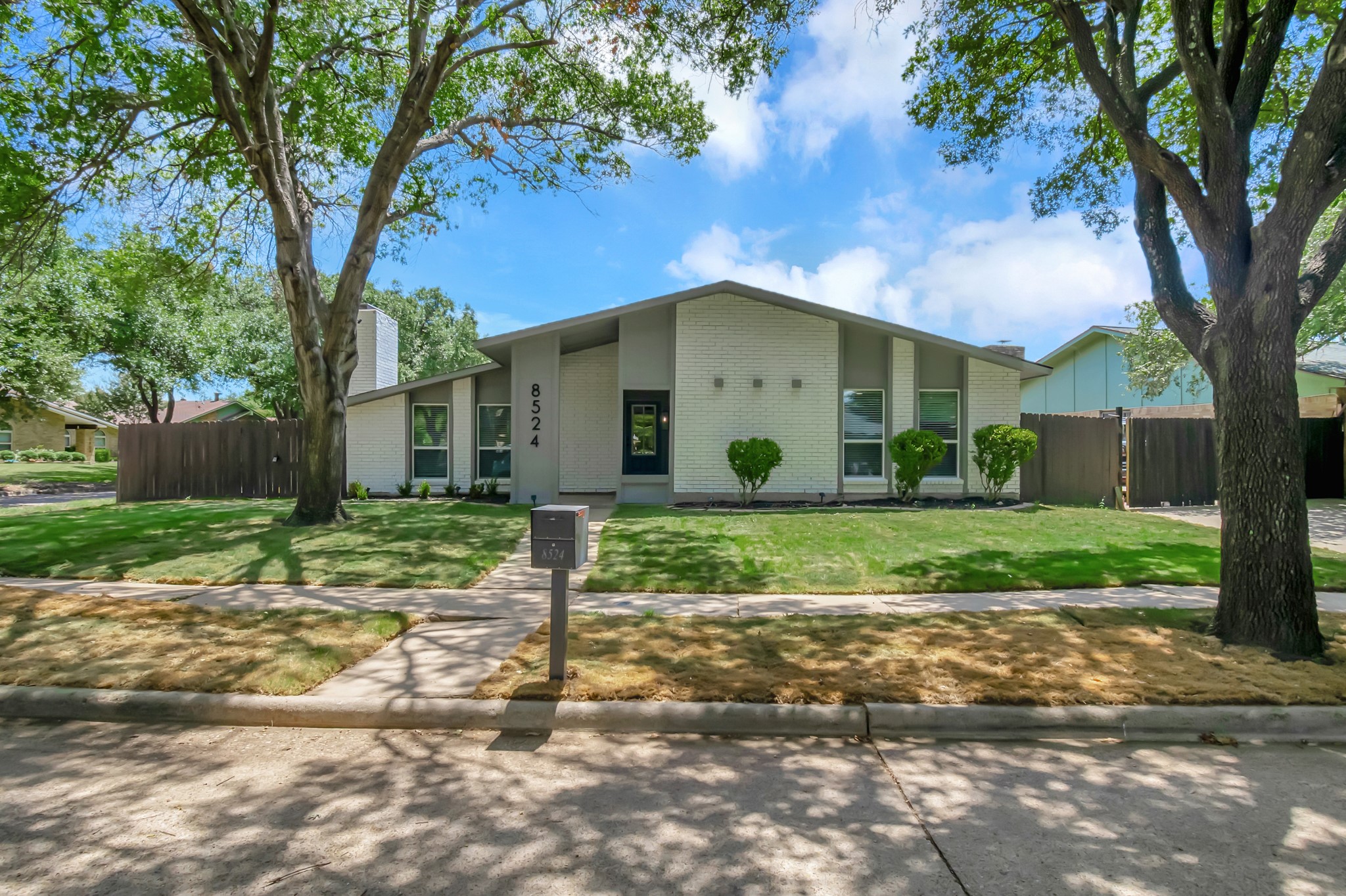8524 Grumman Drive Dallas TX 75228