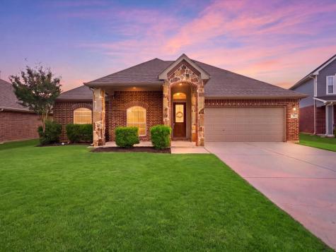 708 Date Court Burleson TX 76028