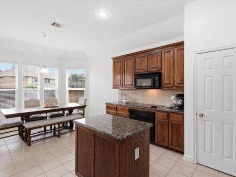 708 Date Court Burleson TX 76028