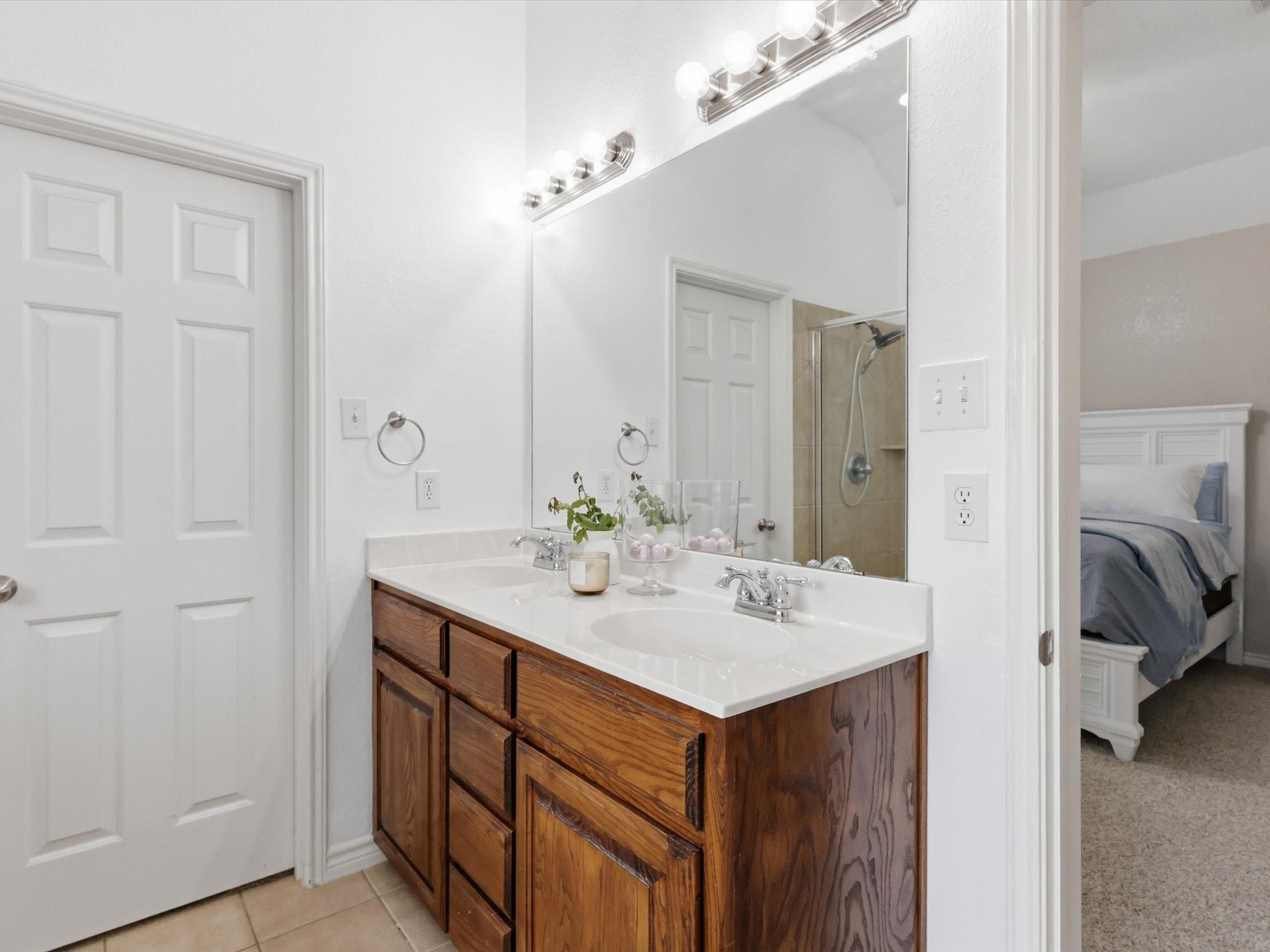 708 Date Court Burleson TX 76028
