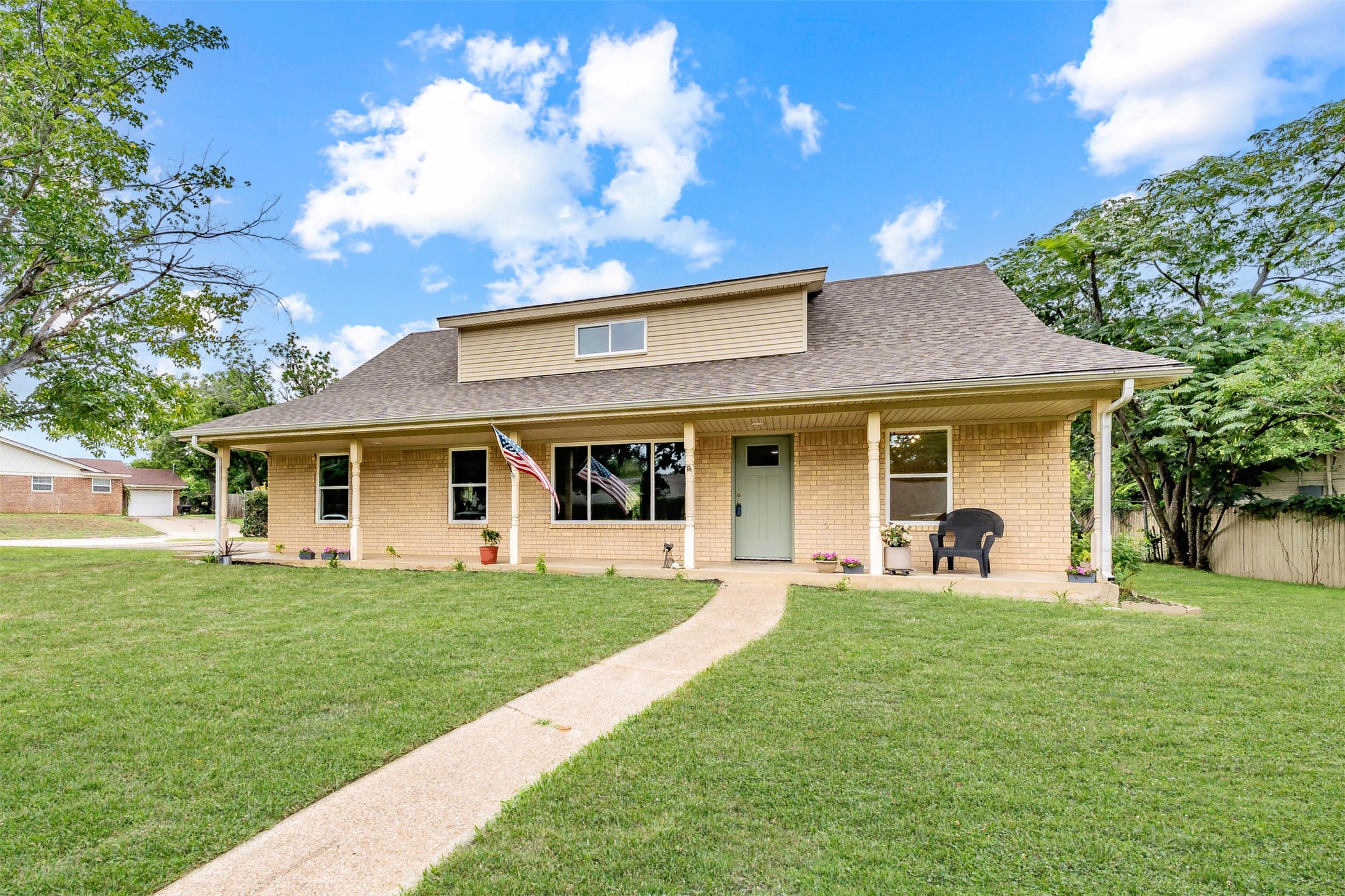 805 Stratford Drive Bedford TX 76021