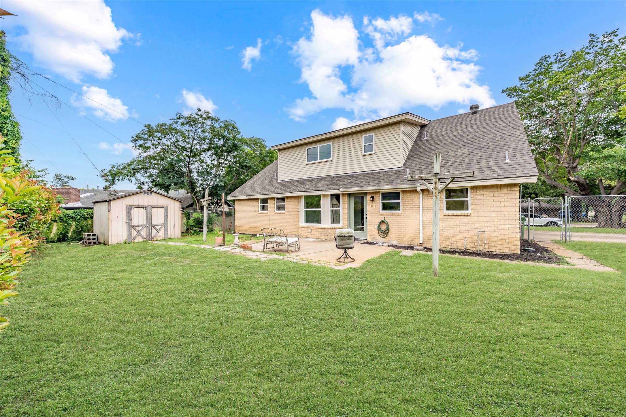 805 Stratford Drive Bedford TX 76021