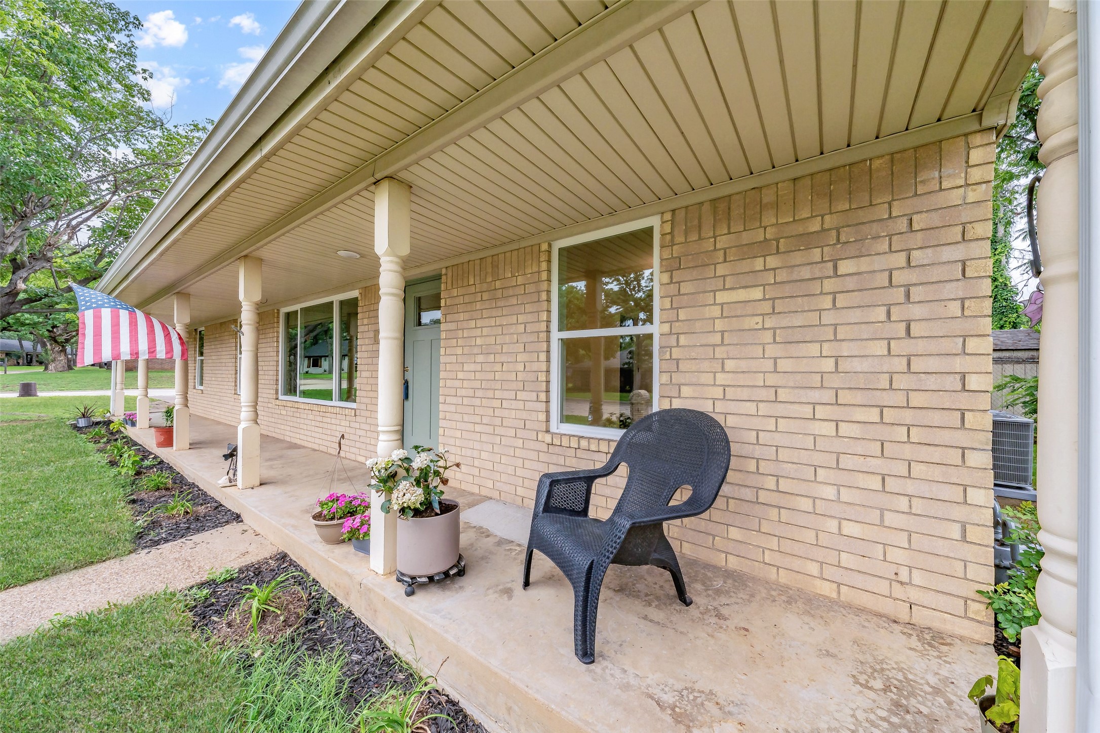 805 Stratford Drive Bedford TX 76021