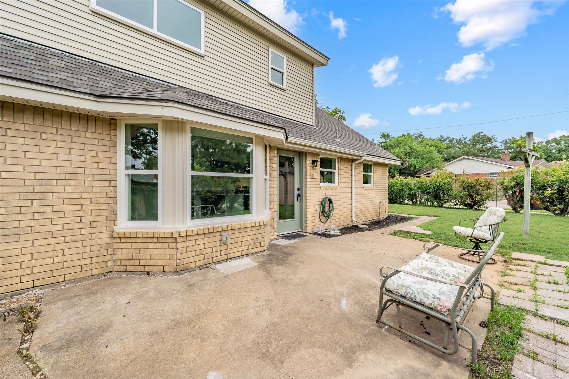 805 Stratford Drive Bedford TX 76021