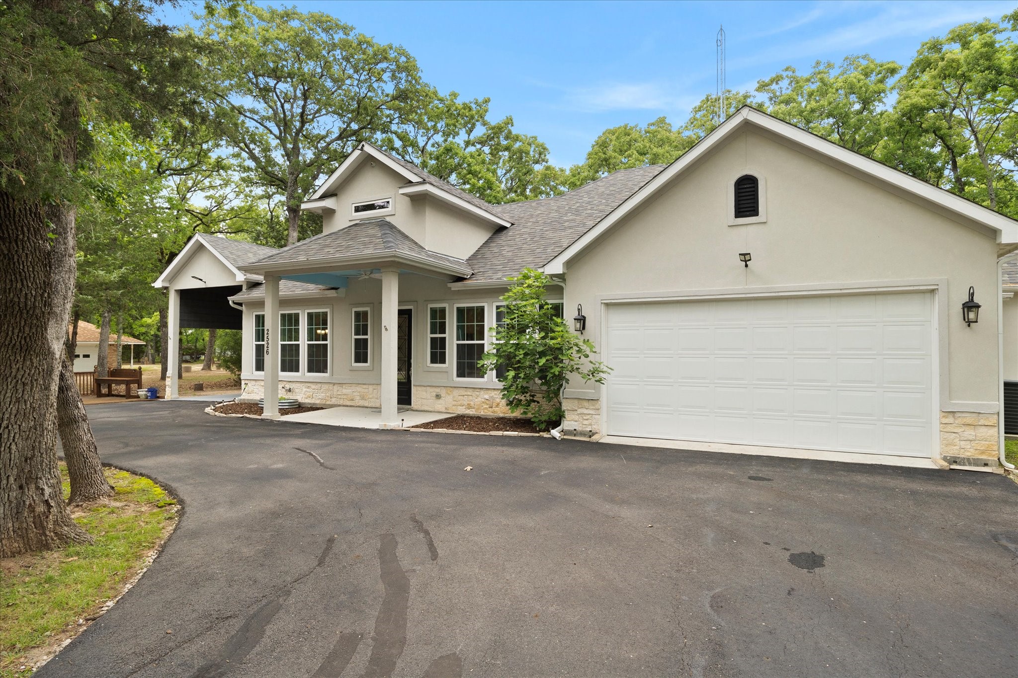 2526 Fox Point Circle Quinlan TX 75474