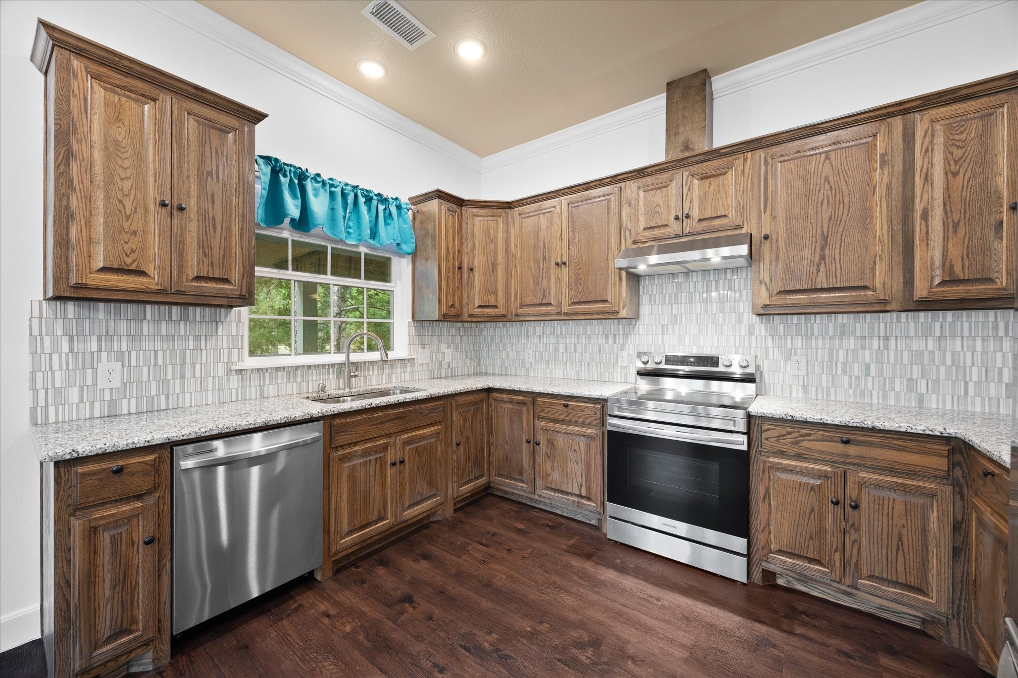 2526 Fox Point Circle Quinlan TX 75474