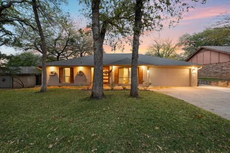 608 Stonehenge Drive Hurst TX 76054