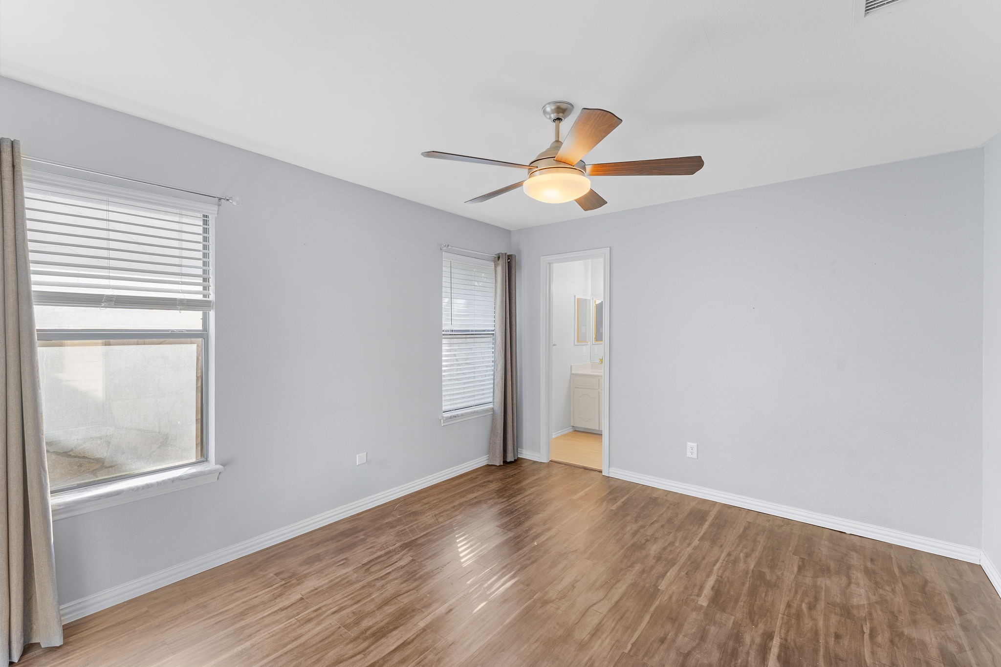 6607 Canalview Drive Arlington TX 76016
