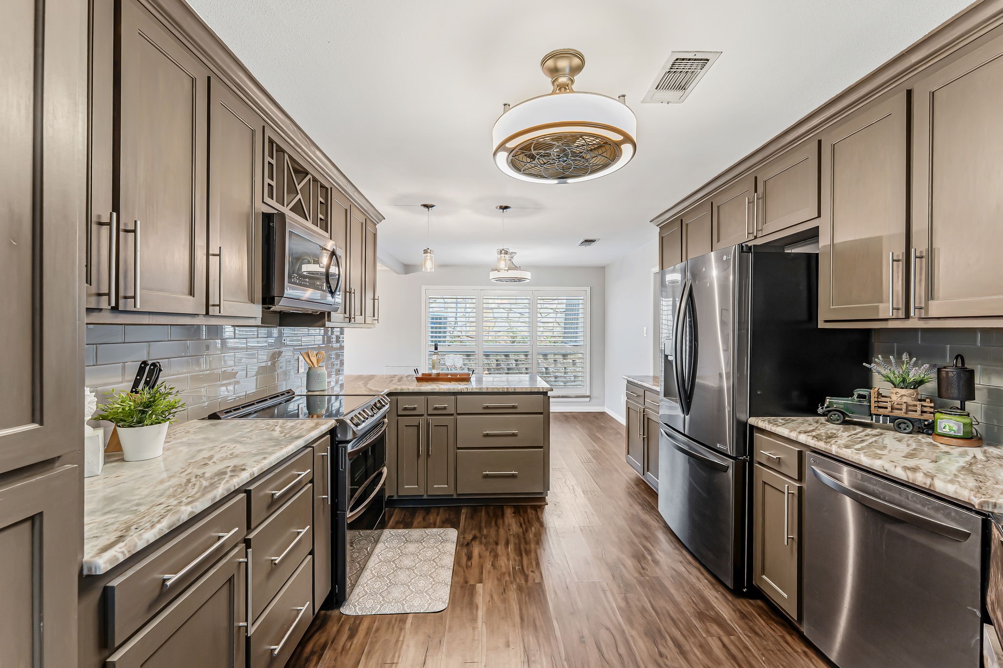 6607 Canalview Drive Arlington TX 76016