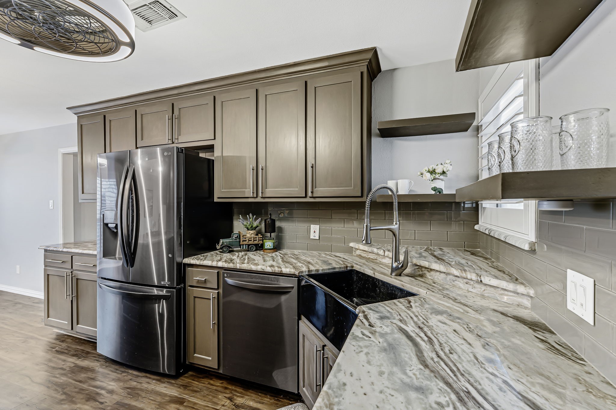 6607 Canalview Drive Arlington TX 76016
