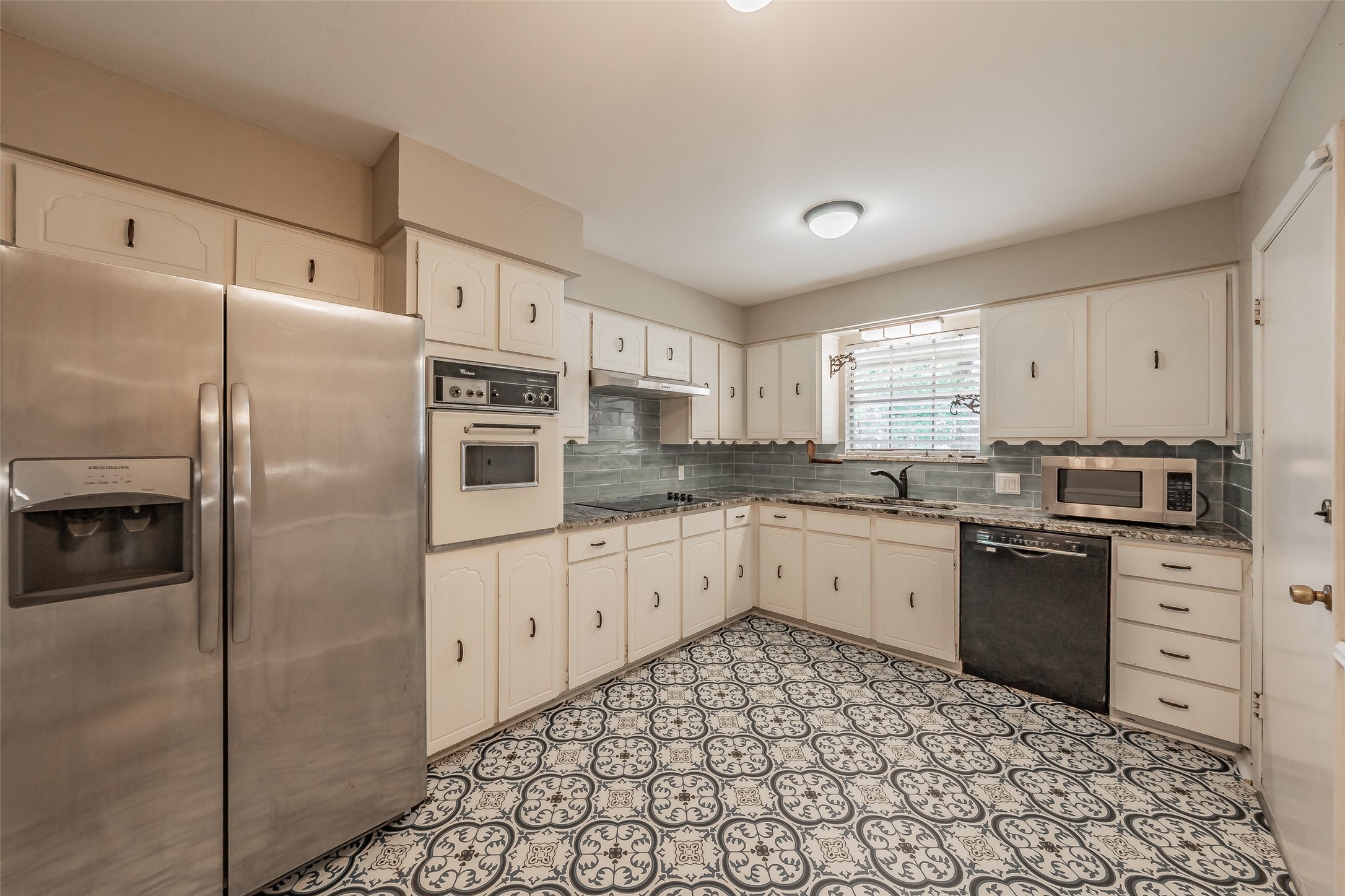 733 Bluebonnet Drive Hurst TX 76053