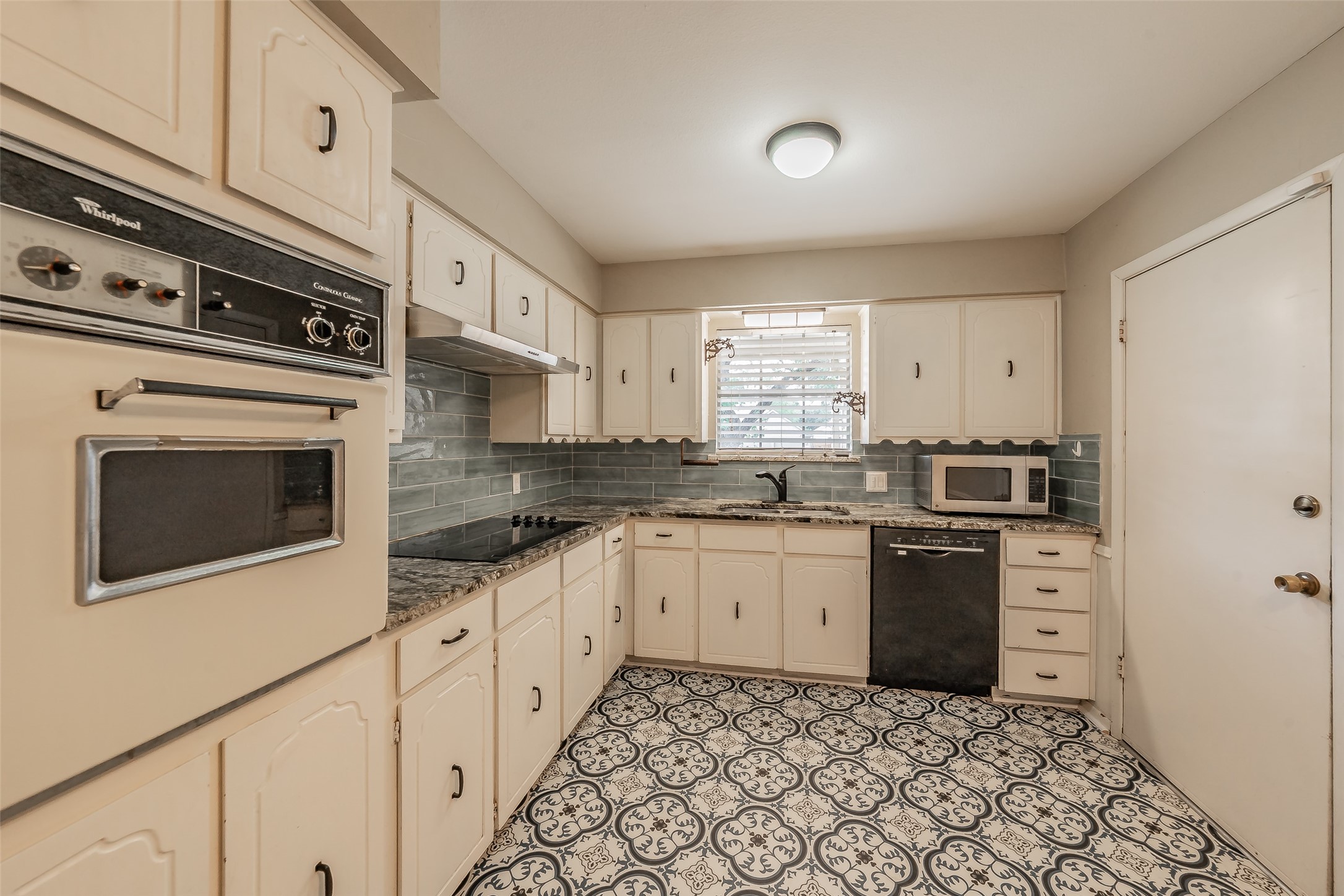 733 Bluebonnet Drive Hurst TX 76053