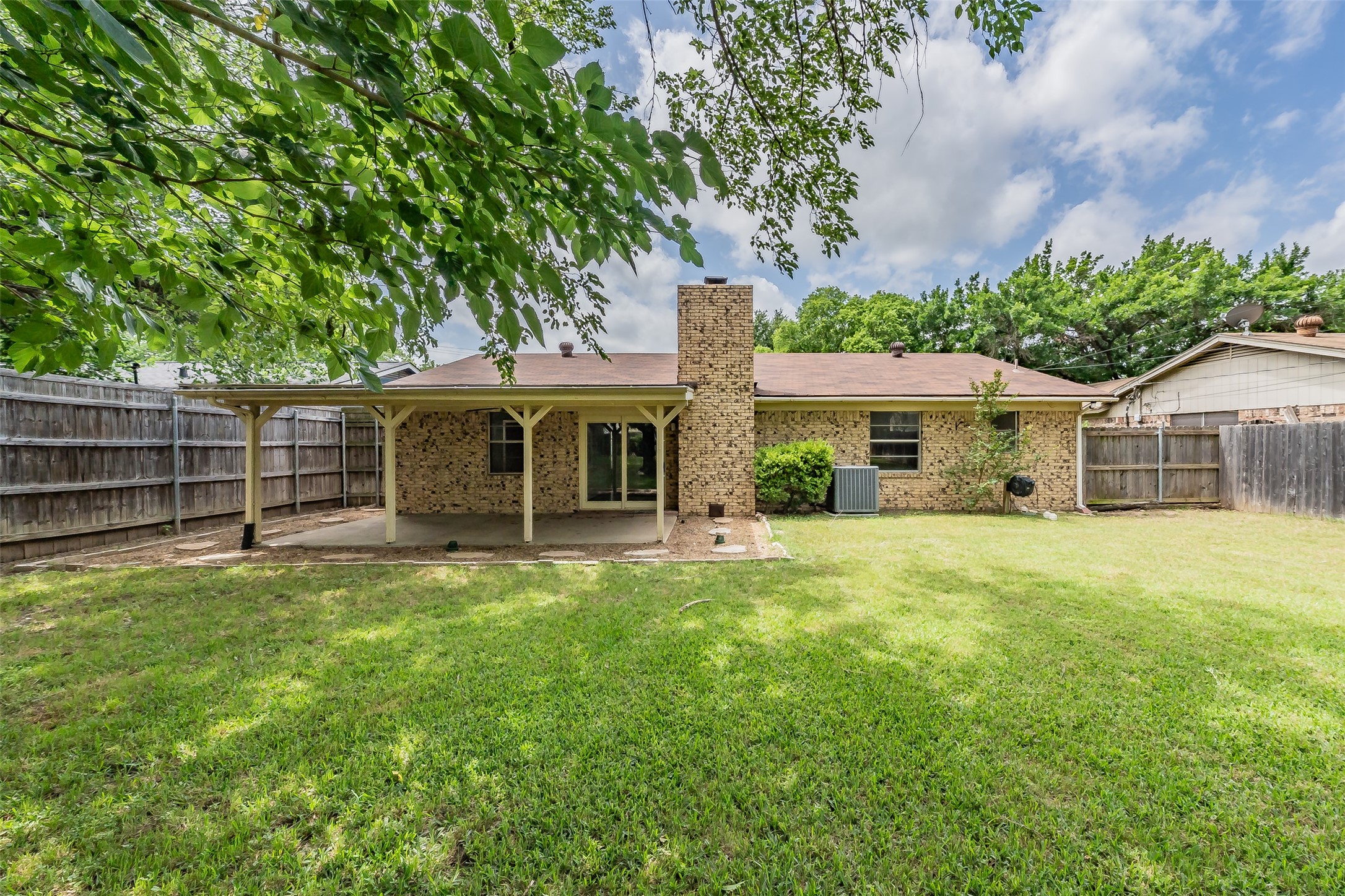 733 Bluebonnet Drive Hurst TX 76053