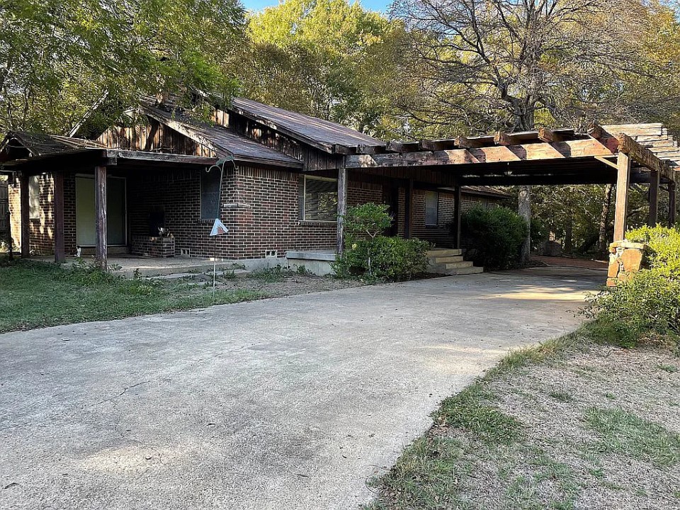 124 Little John Drive Desoto TX 75115