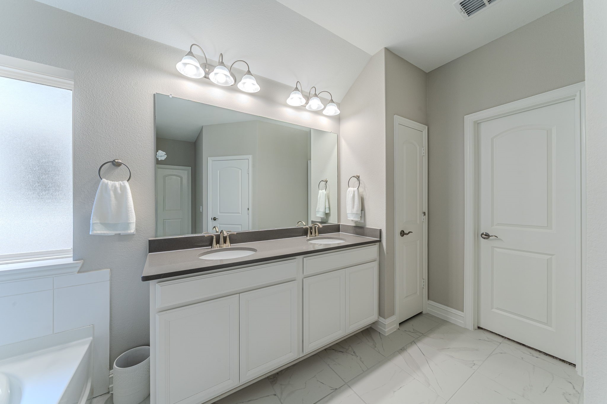 1048 Pinnacle Breeze Drive Fort Worth TX 76052
