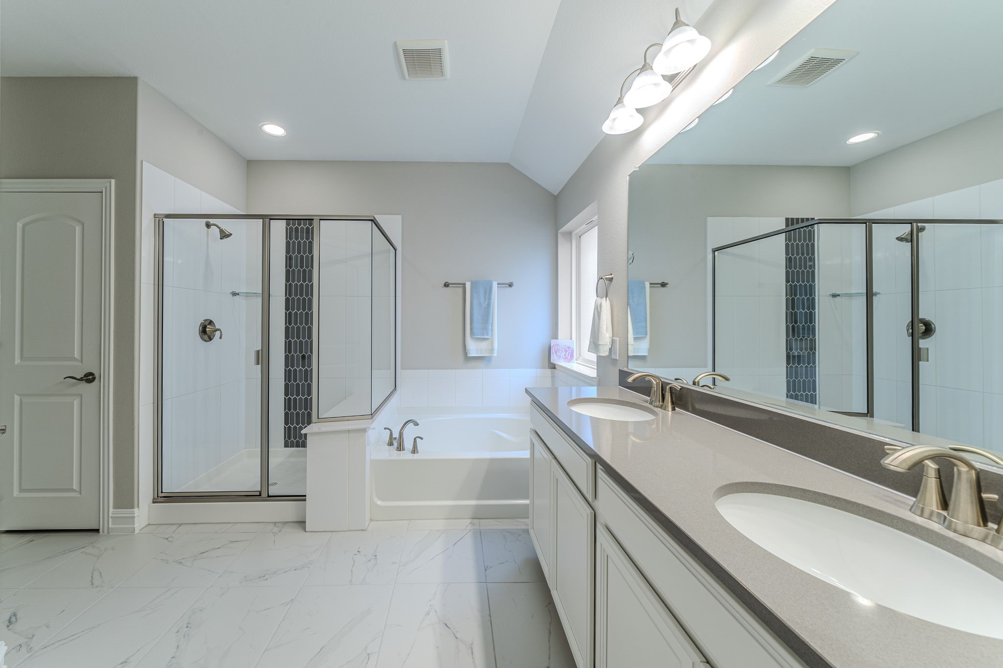 1048 Pinnacle Breeze Drive Fort Worth TX 76052