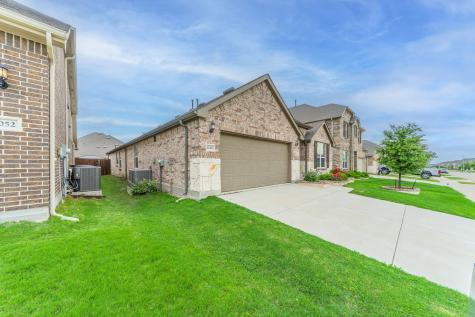 1048 Pinnacle Breeze Drive Fort Worth TX 76052