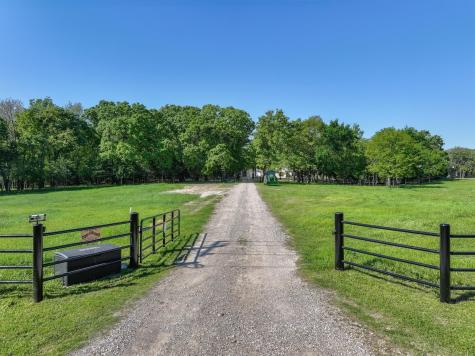 8004 County Road 2412 Quinlan TX 75474