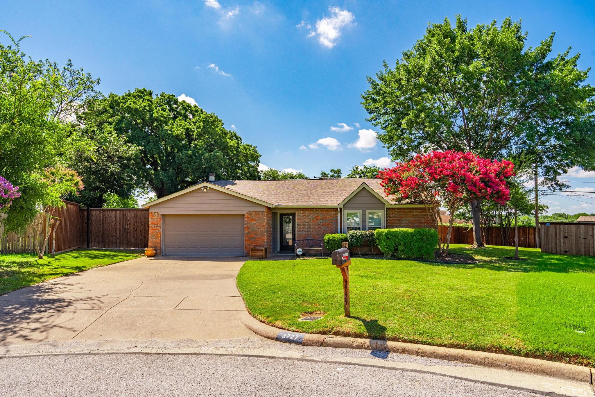 3727 French Wood Drive Arlington TX 76016