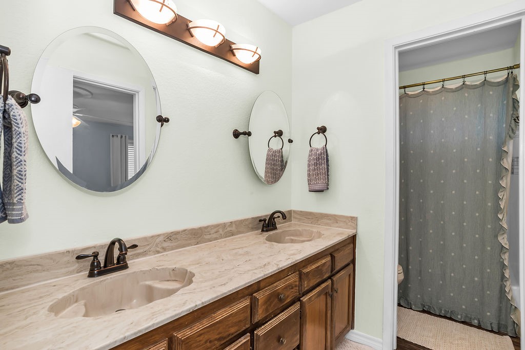 5918 Twin Willows Drive Arlington TX 76017
