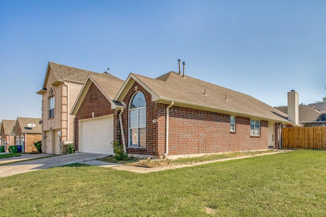 2107 Montclair Lane Lewisville TX 75067