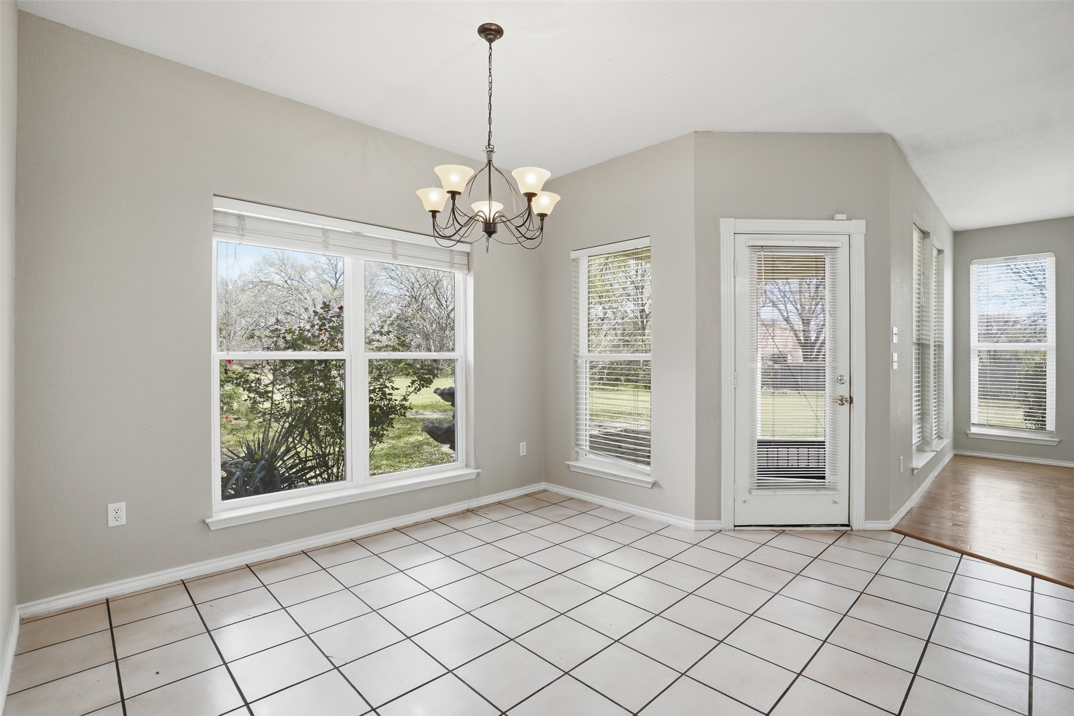 4121 Oakview Circle Alvarado TX 76009