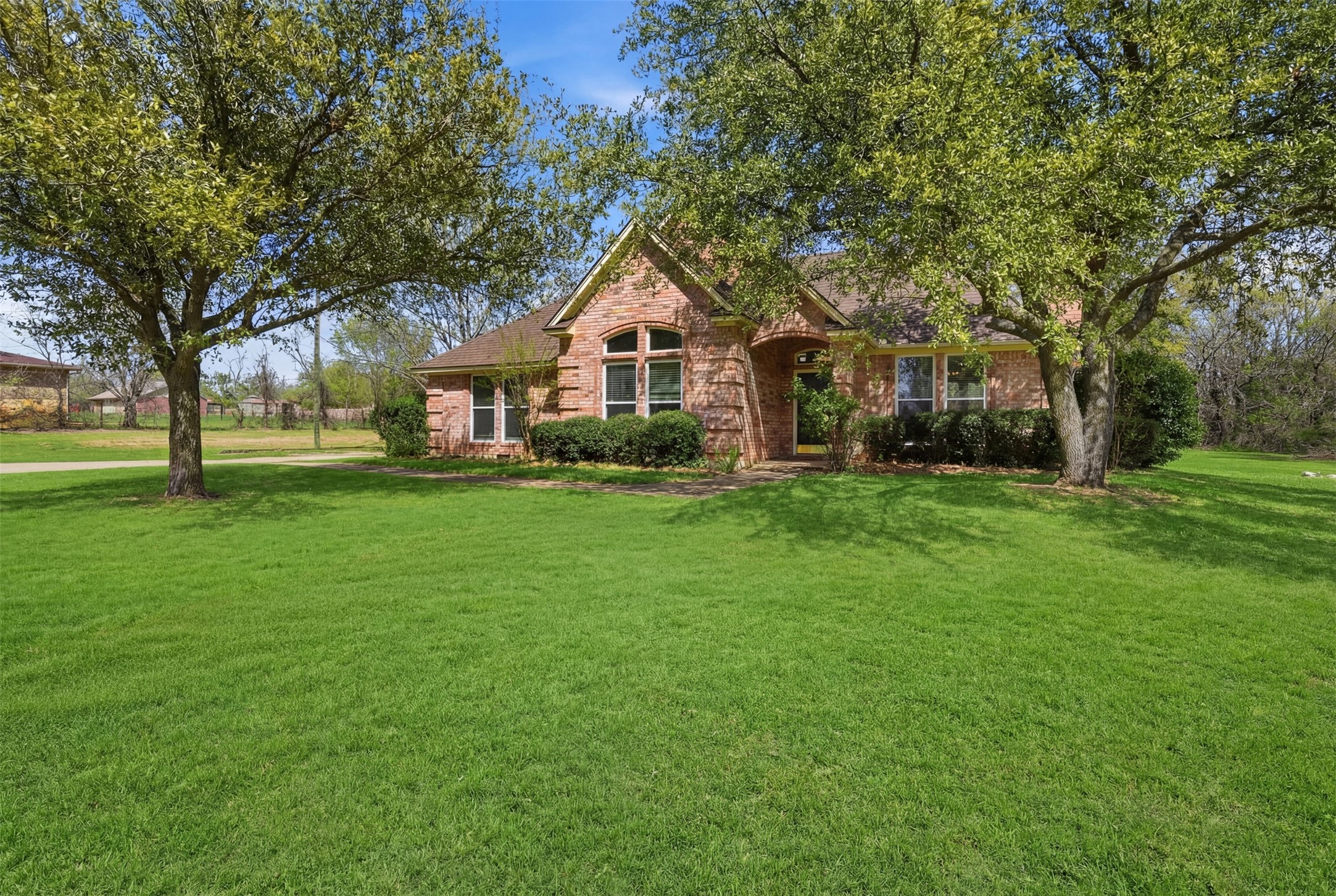 4121 Oakview Circle Alvarado TX 76009