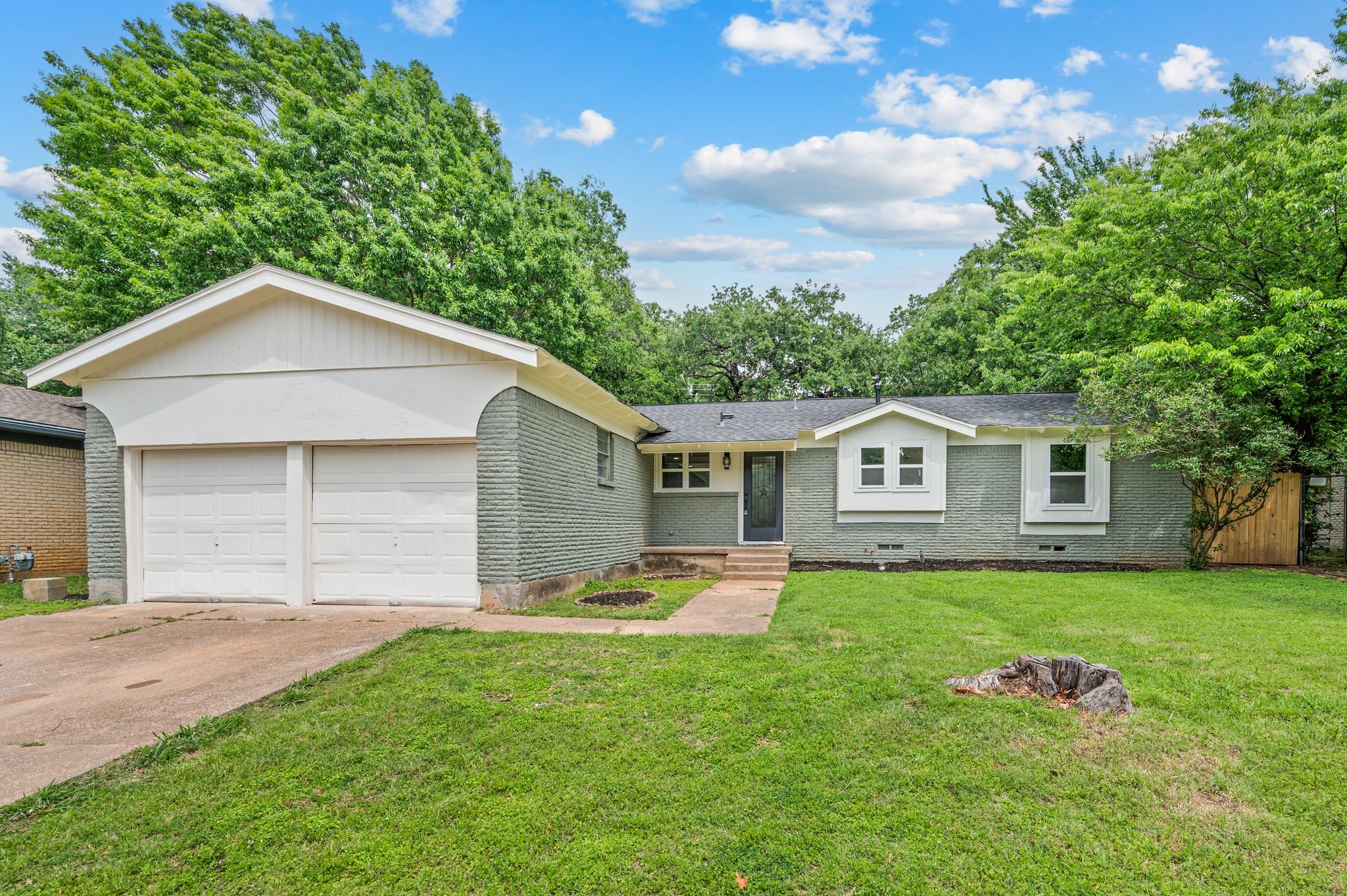 1307 Ravenwood Drive Arlington TX 76013