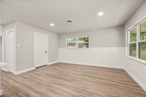 1307 Ravenwood Drive Arlington TX 76013