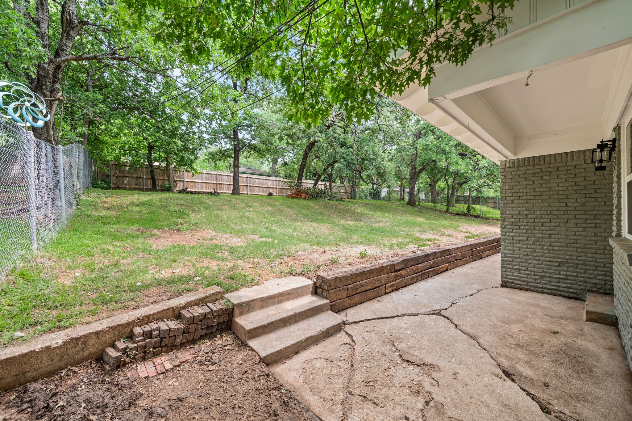 1307 Ravenwood Drive Arlington TX 76013