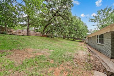 1307 Ravenwood Drive Arlington TX 76013