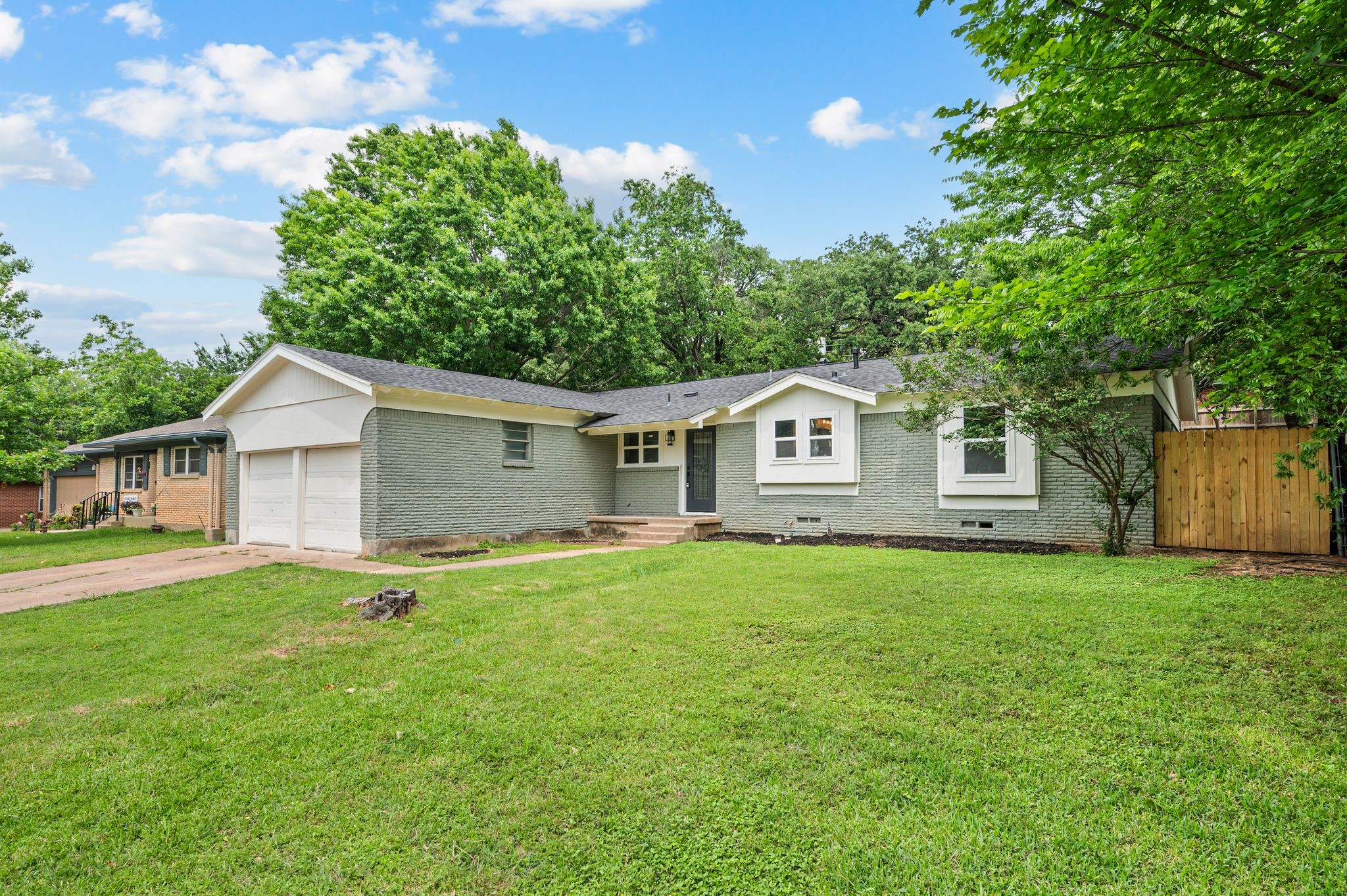 1307 Ravenwood Drive Arlington TX 76013