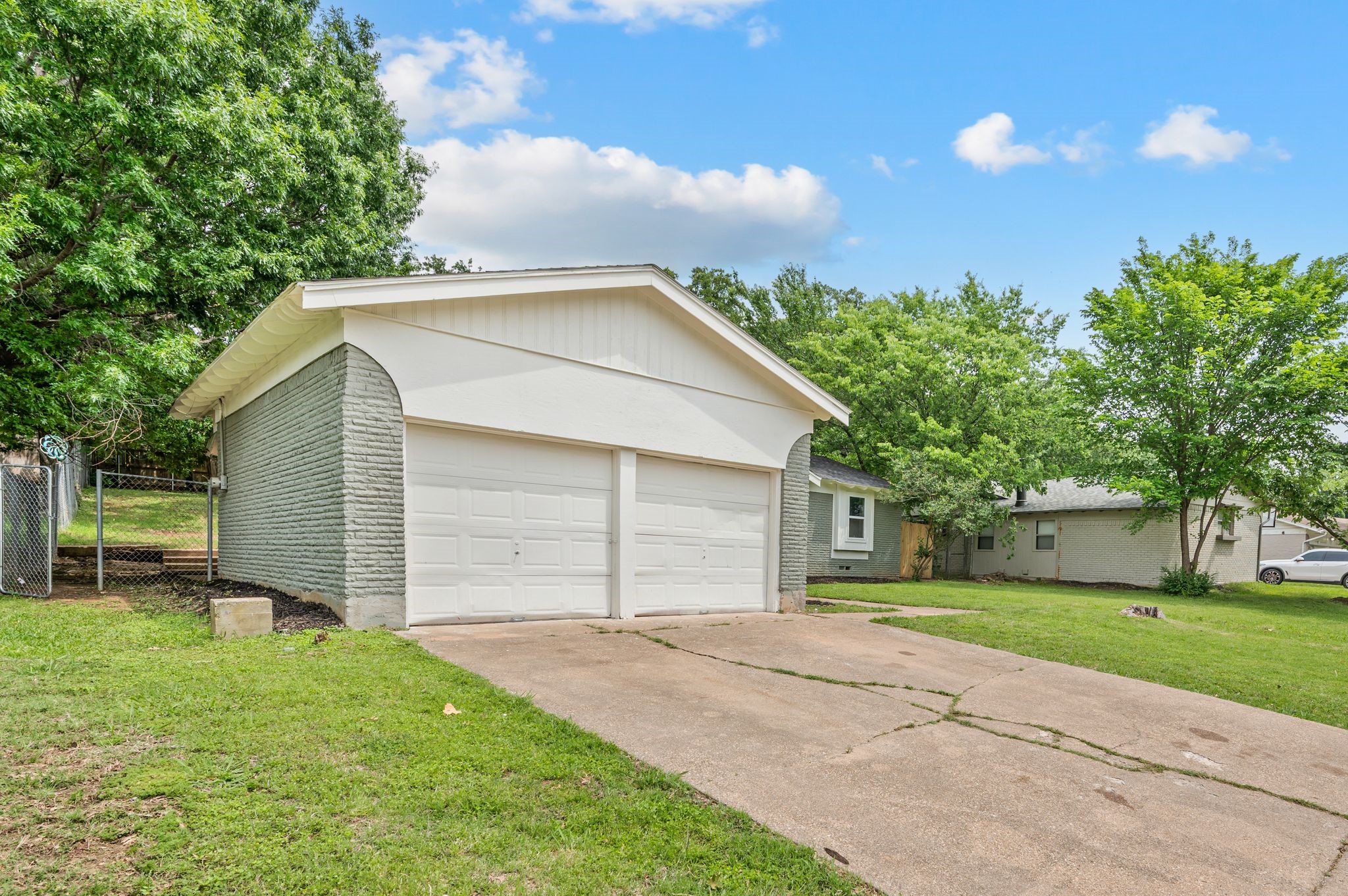 1307 Ravenwood Drive Arlington TX 76013