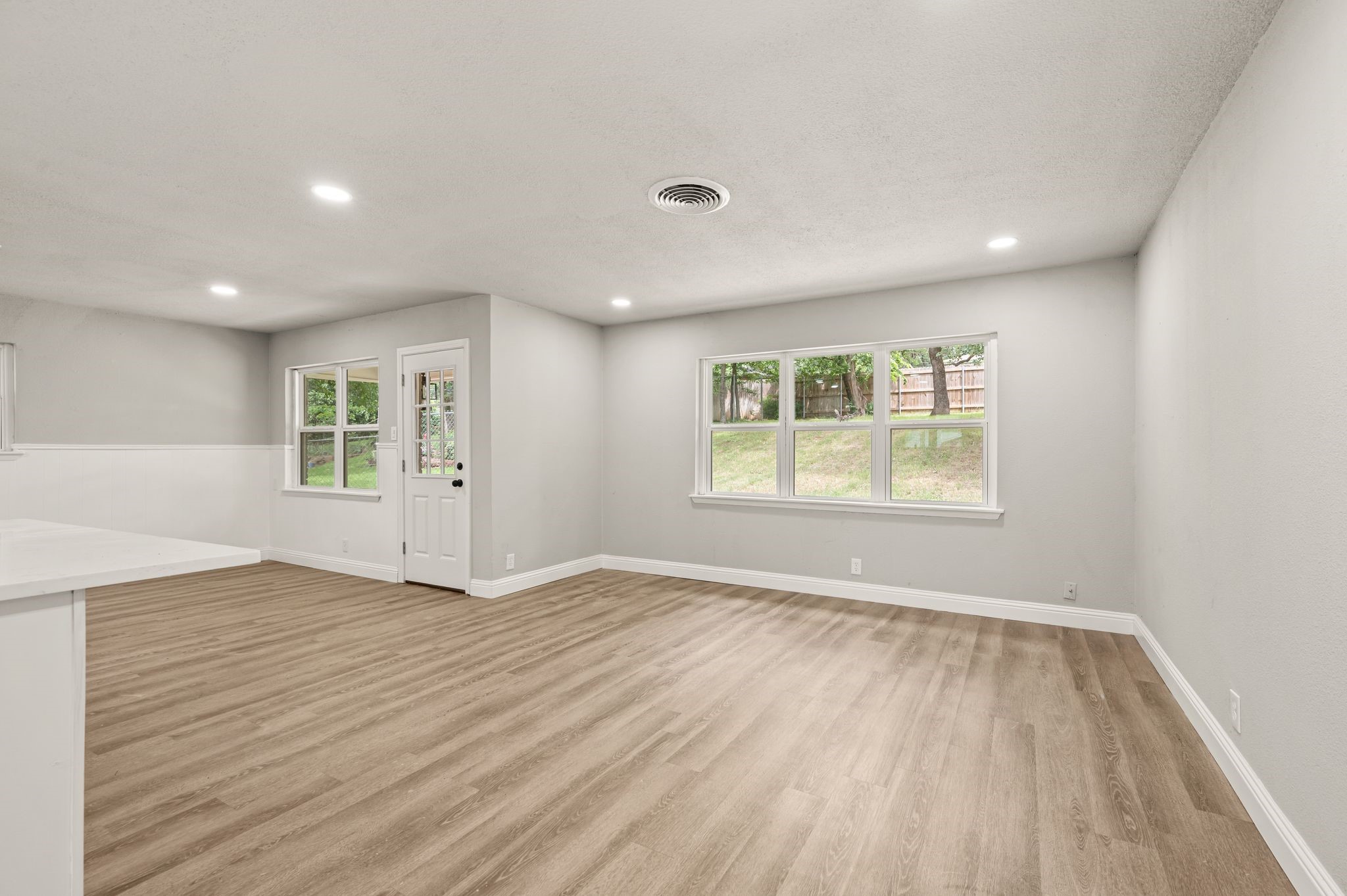 1307 Ravenwood Drive Arlington TX 76013
