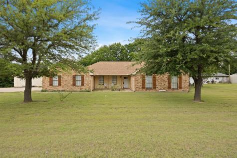 607 Lark Lane Oak Leaf TX 75154