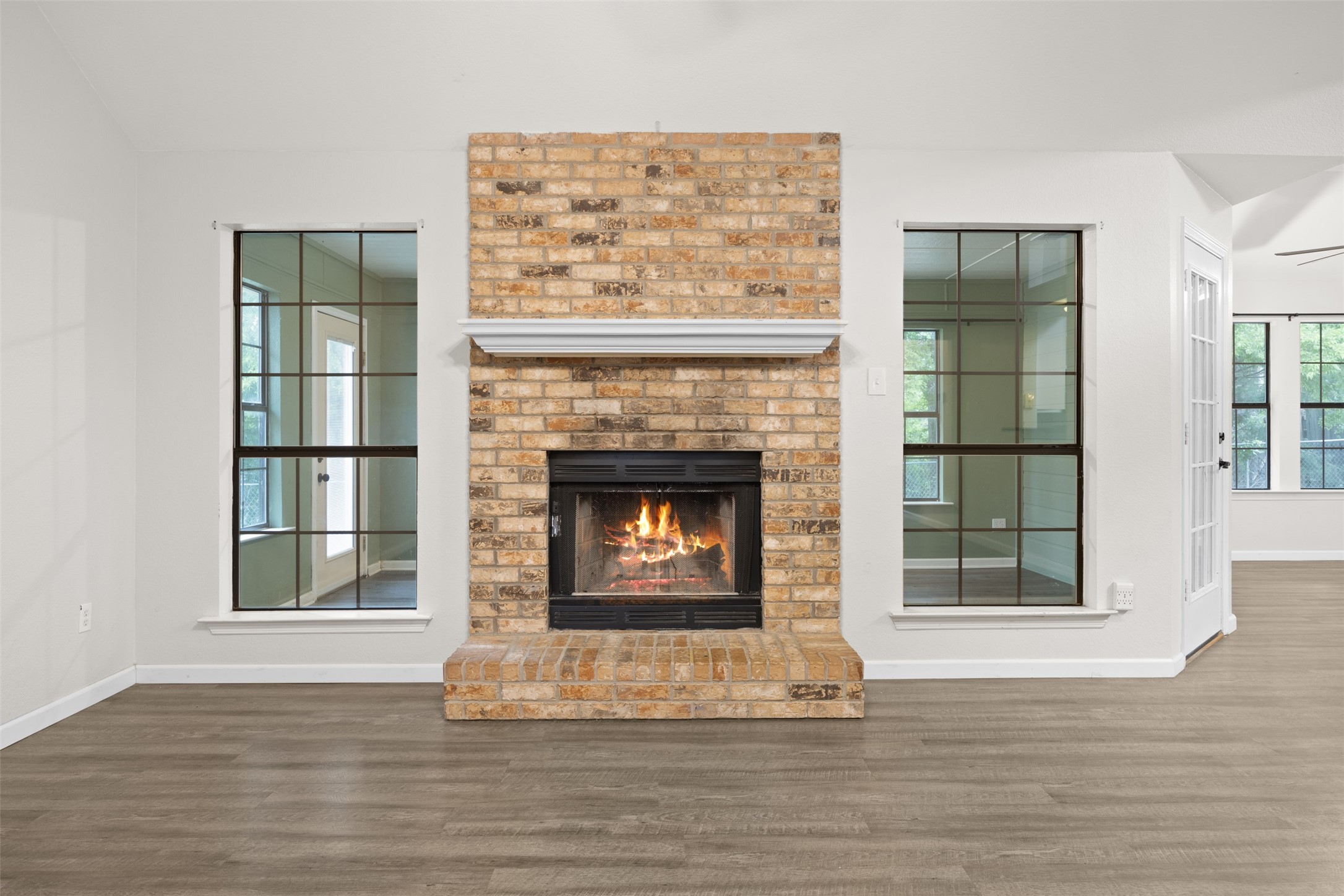 607 Lark Lane Oak Leaf TX 75154