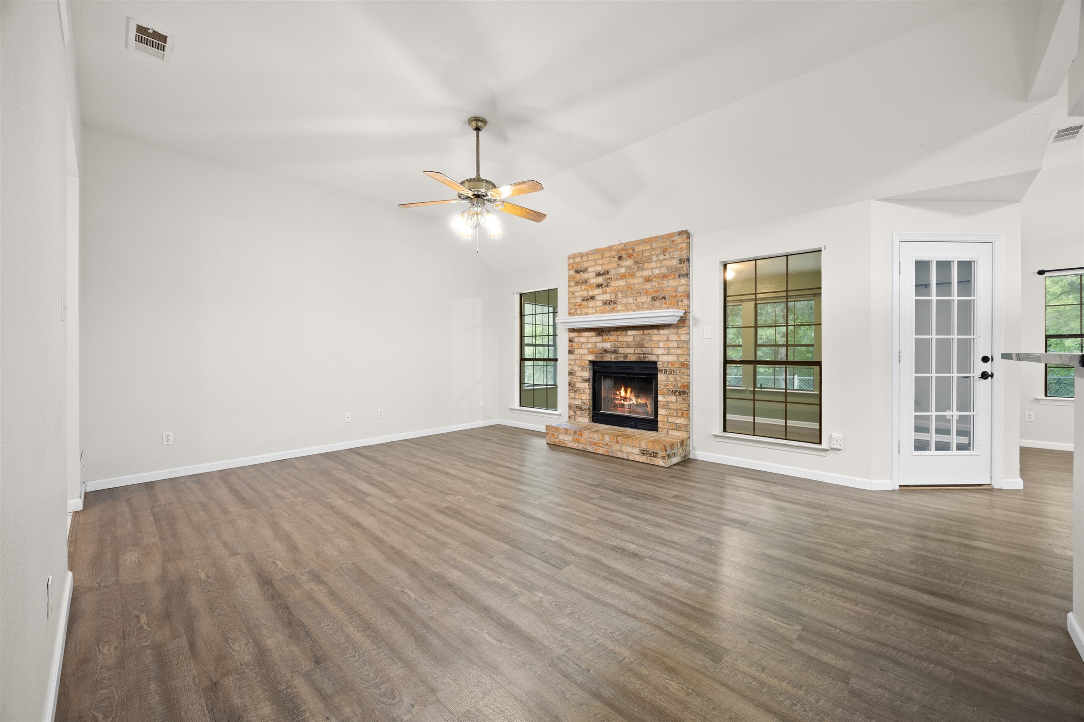 607 Lark Lane Oak Leaf TX 75154