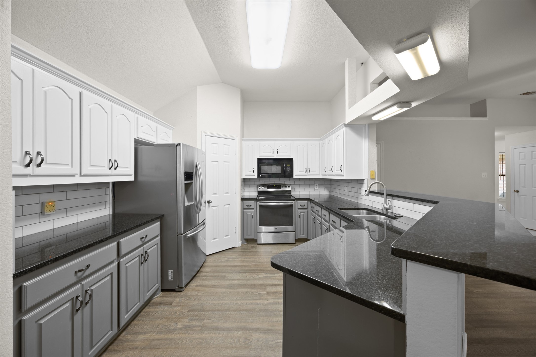 607 Lark Lane Oak Leaf TX 75154