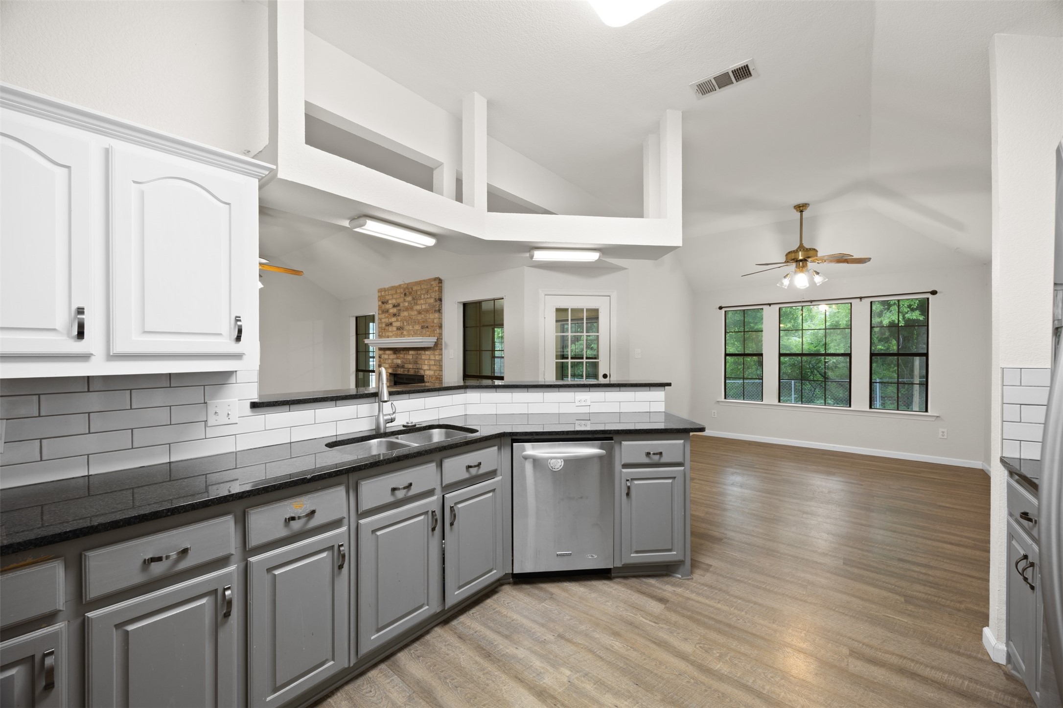 607 Lark Lane Oak Leaf TX 75154