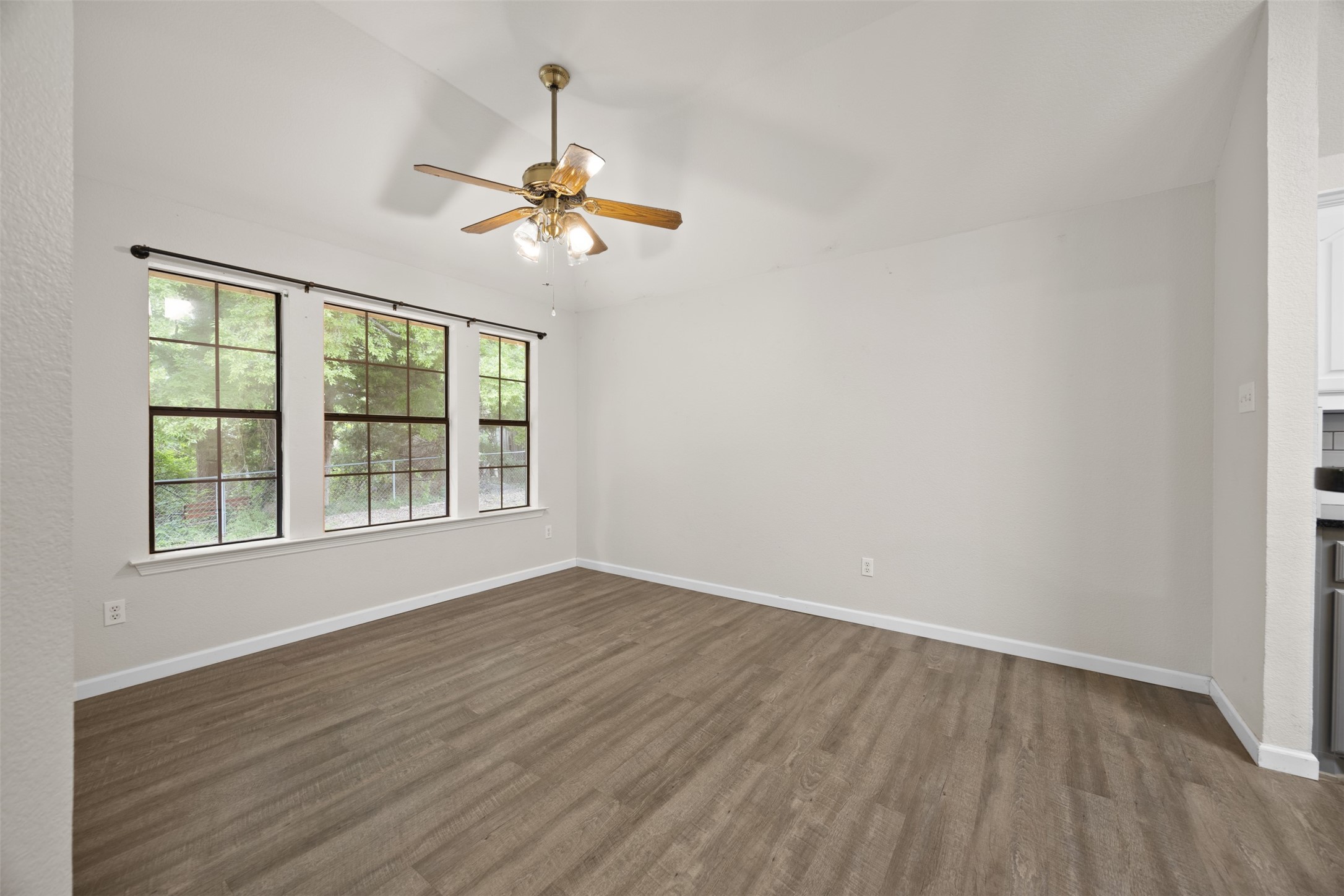 607 Lark Lane Oak Leaf TX 75154