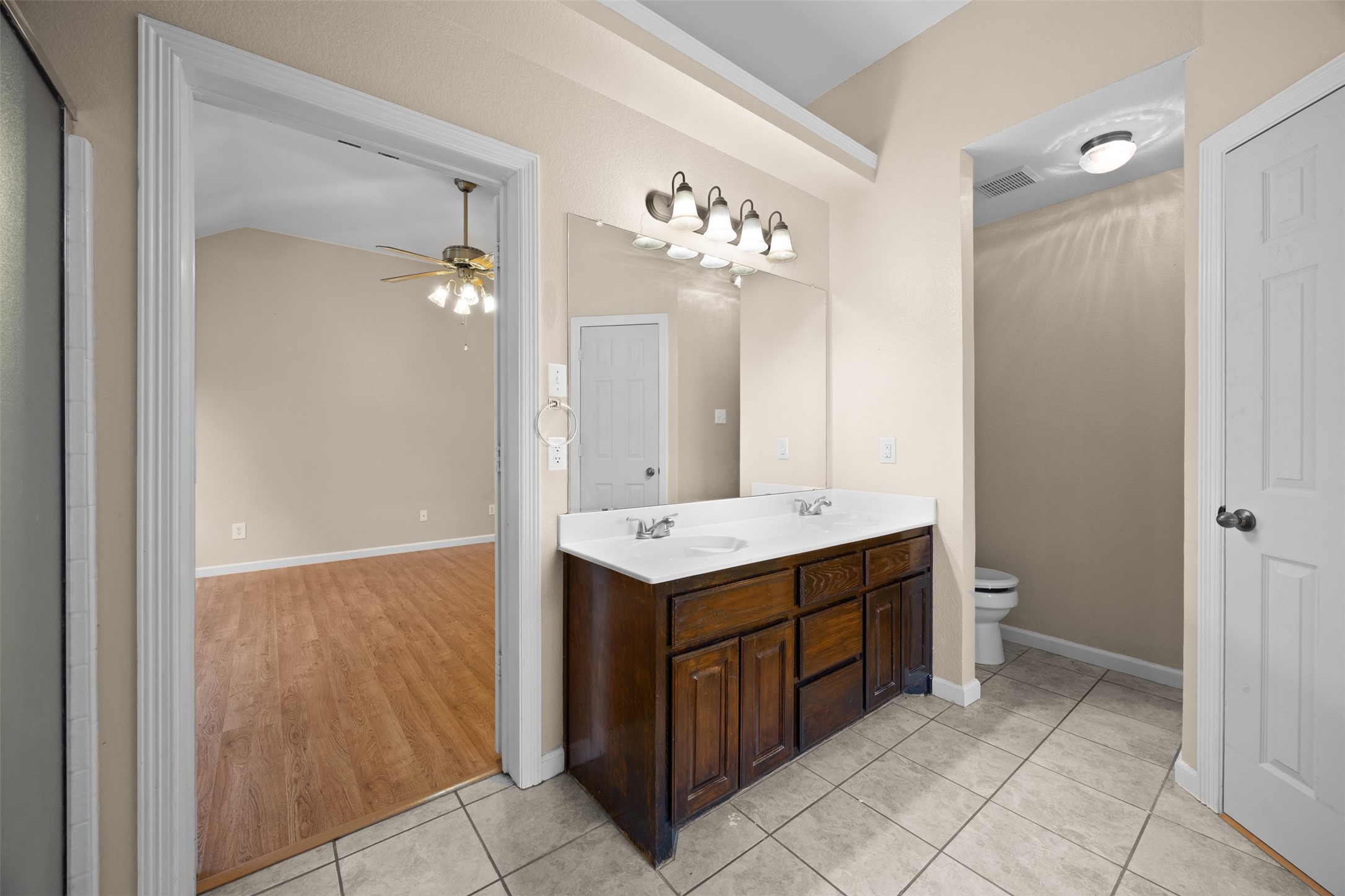 607 Lark Lane Oak Leaf TX 75154